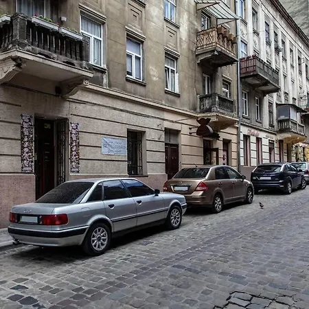 Romantic - центр львова , з видом на місто Apartment
