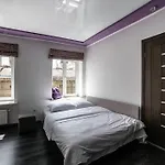 Romantic - центр львова , з видом на місто Lviv